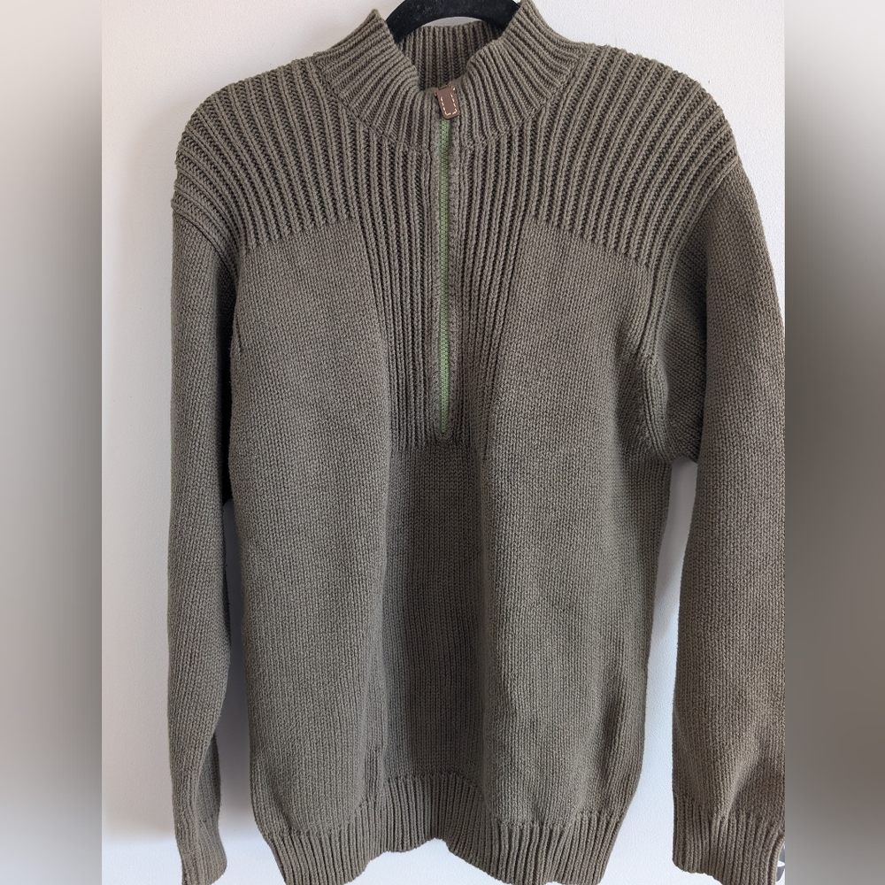 Olive Green Men's Zip-Up Sweater